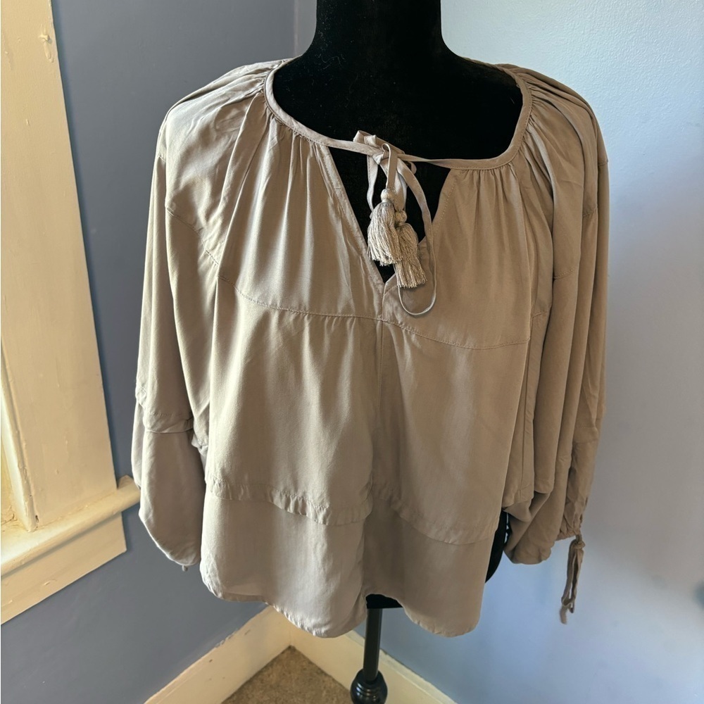 NWOT Mustard Seed small gray blouse